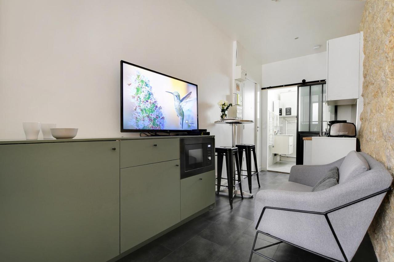 Authentic - 2p - Canal Saint-martin * Paris